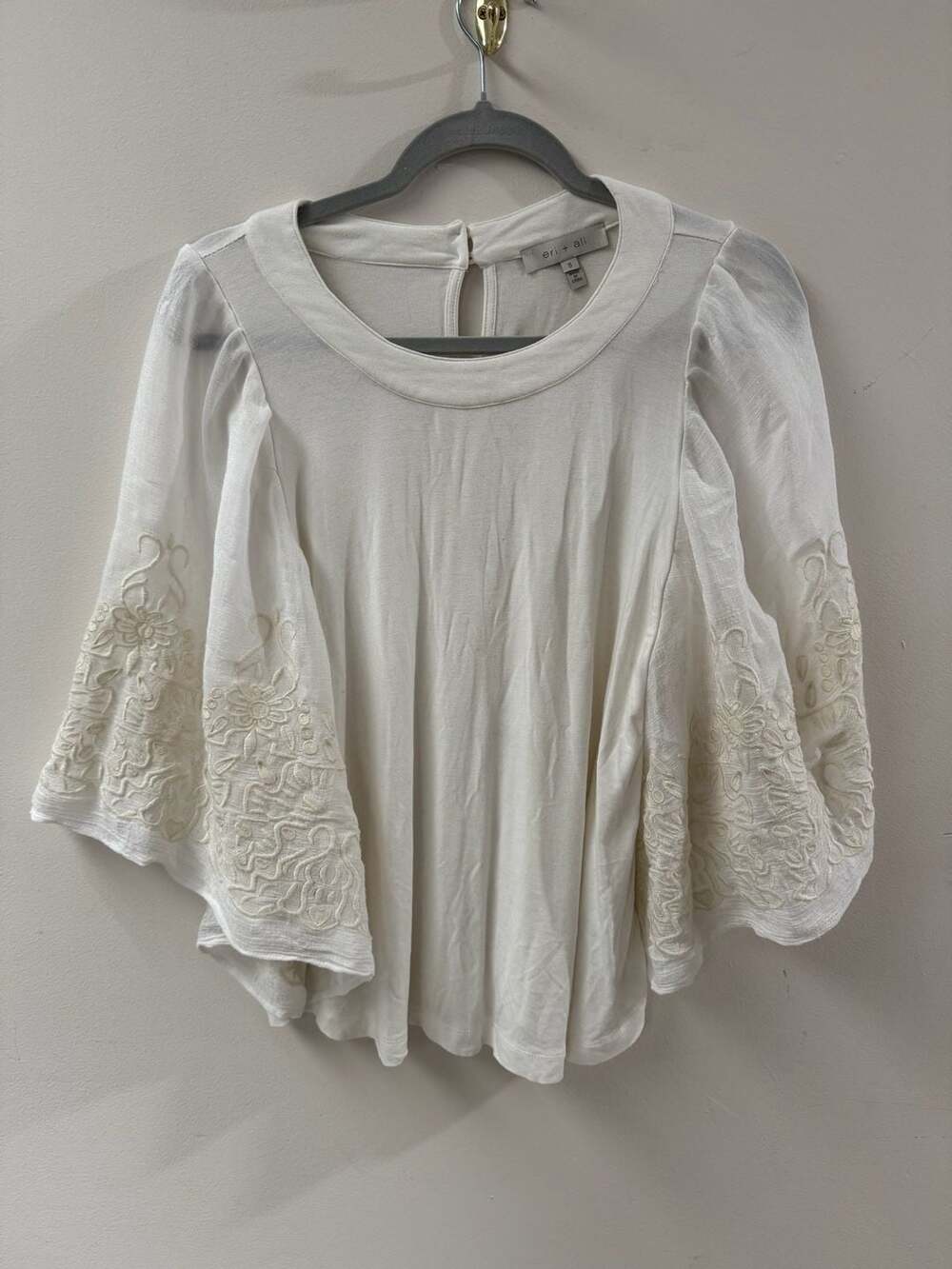 Boho Anthropologie ERI + ALI Kathleen Ivory Embroidered Poncho Sleeve Blouse